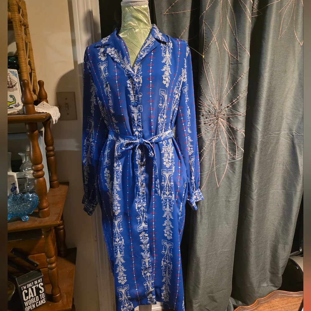 Chic Blue Long Sleeve Dress with White Pattern